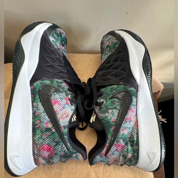 Nike Kyrie 2018 Low \'Floral\' Black Men\'s Size 10 (Barely Used) main image 6